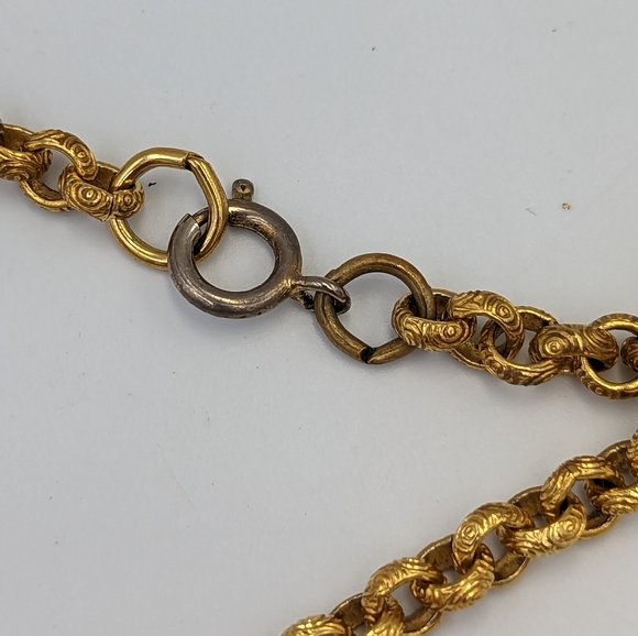 Stunning Carol Dauplaise Gold Tone Necklace with Tassels Pendant - Picture 8 of 10